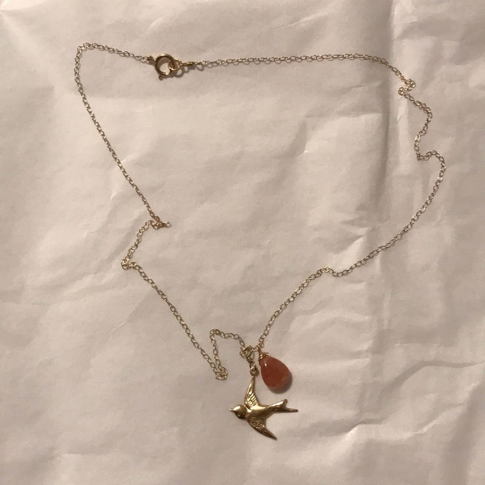 GOLD SPARROW NECKLACE✨🌼🕊